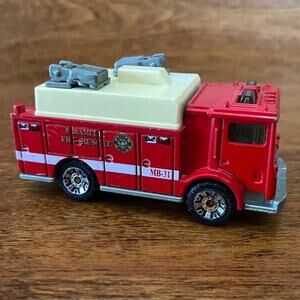 MATCHBOX 1991 Mack Auxiliary Power Truck MB-57 Red Diecast 1:84
